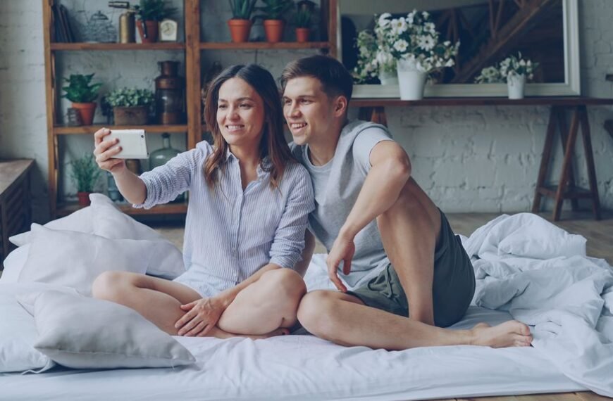 tony hinchcliffe wife details